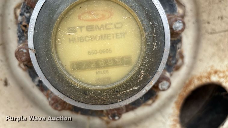 image for item ED2206 1996 International F-8200 truck cab and chassis