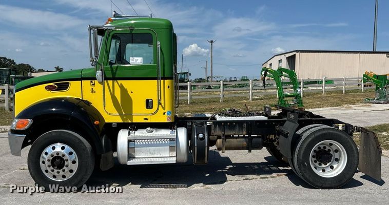 image for item ED2211 2012 Peterbilt 337 semi truck