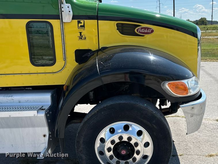 image for item ED2211 2012 Peterbilt 337 semi truck