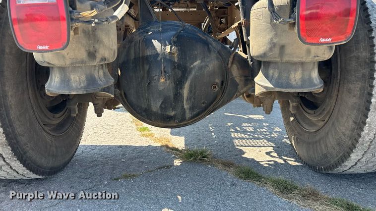 image for item ED2211 2012 Peterbilt 337 semi truck