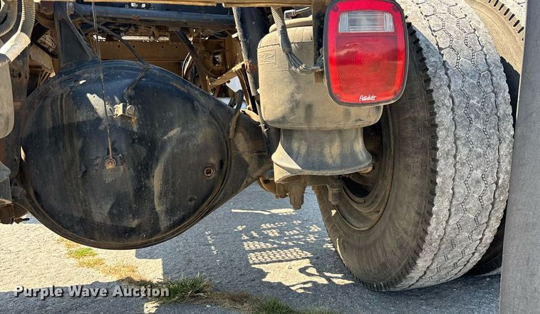 image for item ED2211 2012 Peterbilt 337 semi truck