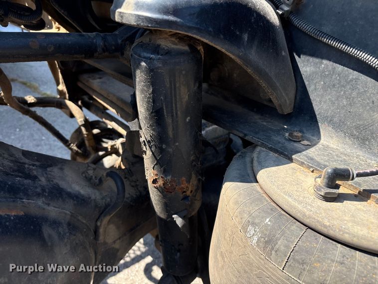 image for item ED2211 2012 Peterbilt 337 semi truck