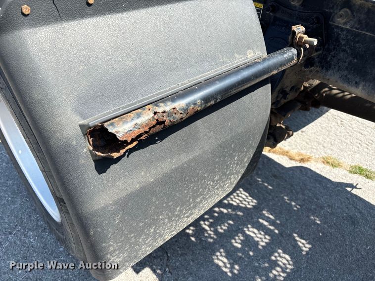 image for item ED2211 2012 Peterbilt 337 semi truck