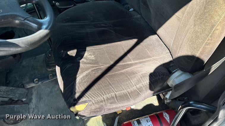 image for item ED2211 2012 Peterbilt 337 semi truck