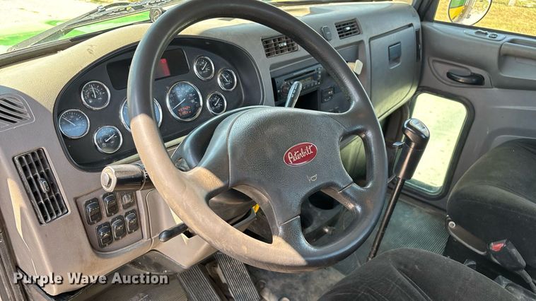 image for item ED2211 2012 Peterbilt 337 semi truck