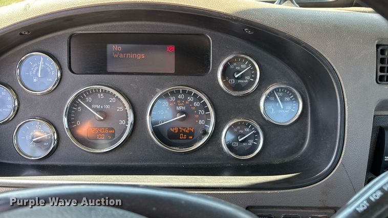 image for item ED2211 2012 Peterbilt 337 semi truck