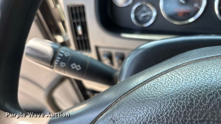 image for item ED2211 2012 Peterbilt 337 semi truck