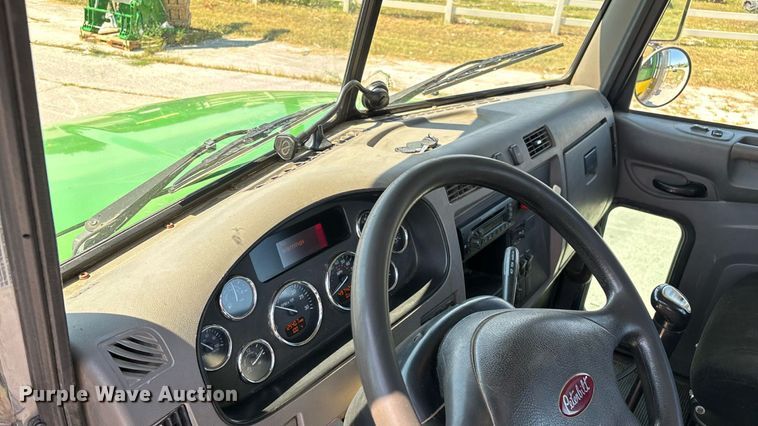 image for item ED2211 2012 Peterbilt 337 semi truck