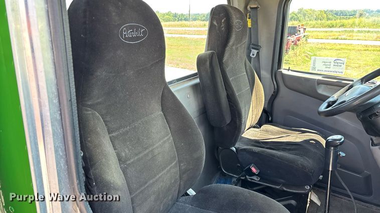 image for item ED2211 2012 Peterbilt 337 semi truck