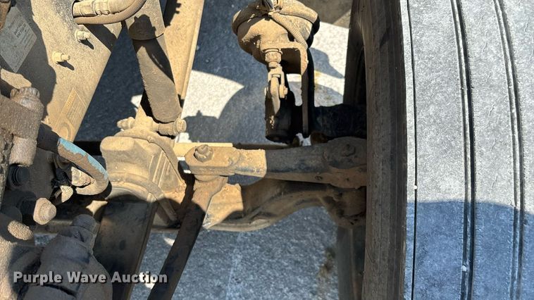 image for item ED2211 2012 Peterbilt 337 semi truck