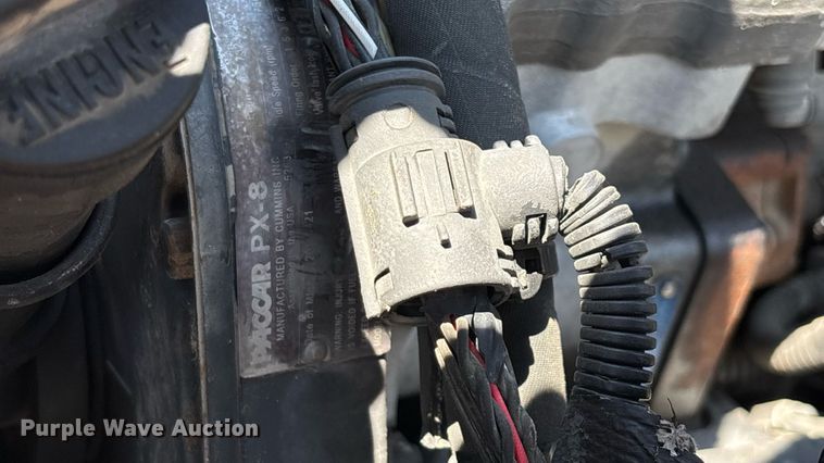 image for item ED2211 2012 Peterbilt 337 semi truck