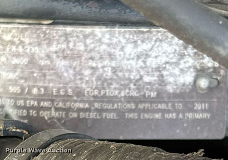 image for item ED2211 2012 Peterbilt 337 semi truck