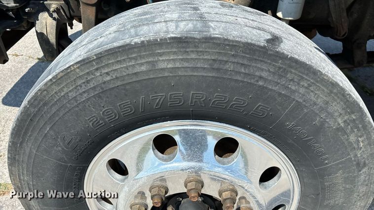 image for item ED2211 2012 Peterbilt 337 semi truck