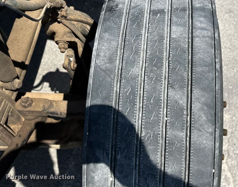 image for item ED2211 2012 Peterbilt 337 semi truck