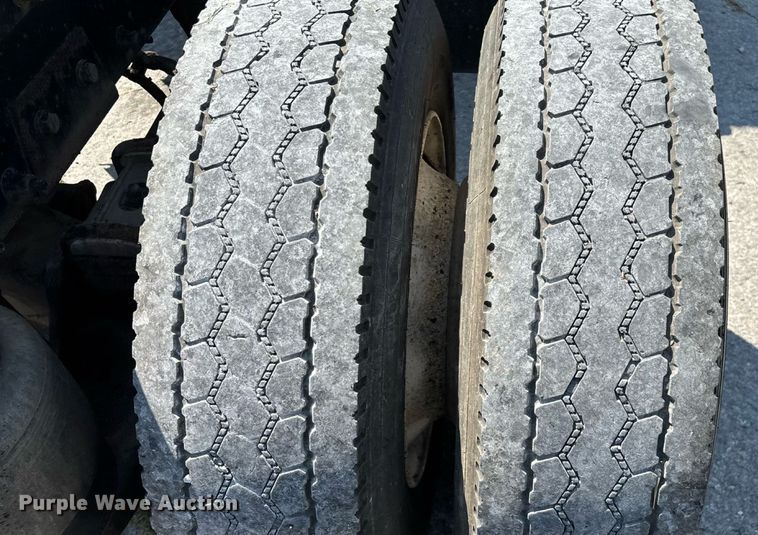 image for item ED2211 2012 Peterbilt 337 semi truck