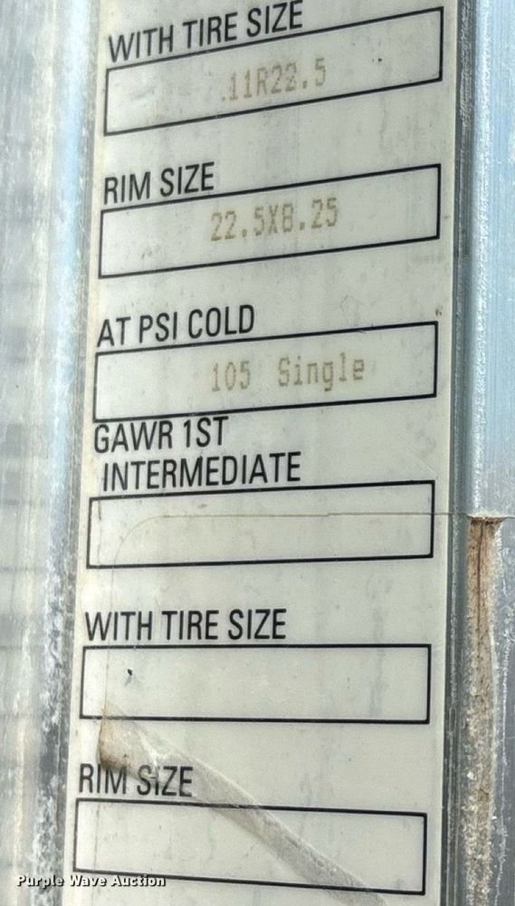 image for item ED2211 2012 Peterbilt 337 semi truck