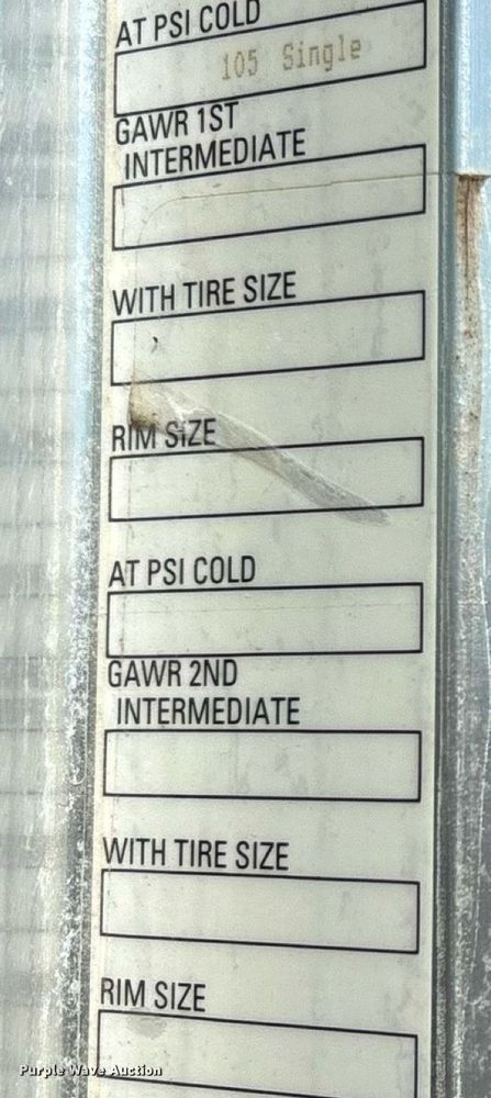 image for item ED2211 2012 Peterbilt 337 semi truck