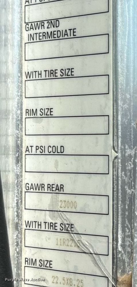 image for item ED2211 2012 Peterbilt 337 semi truck