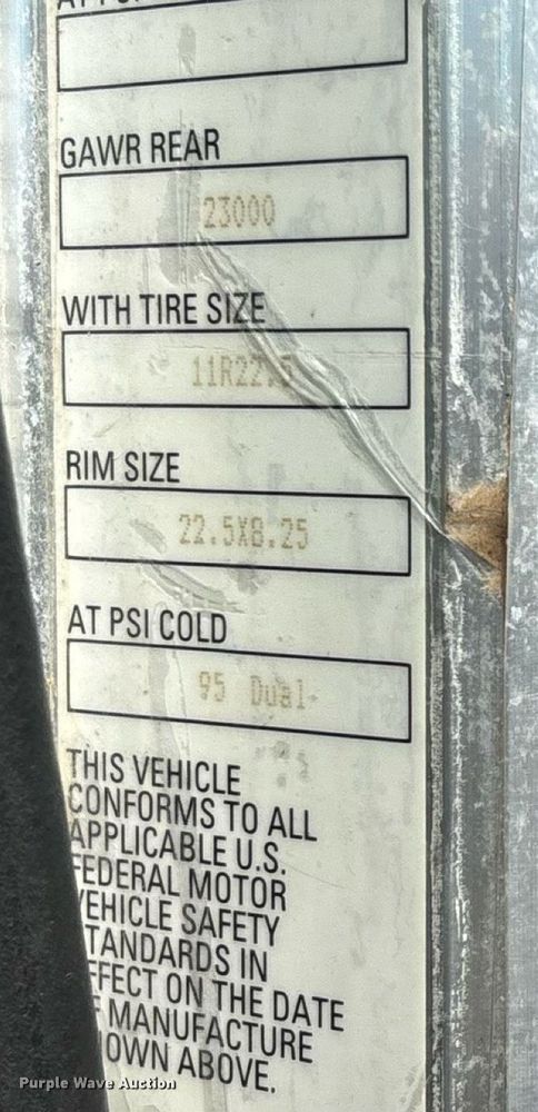 image for item ED2211 2012 Peterbilt 337 semi truck