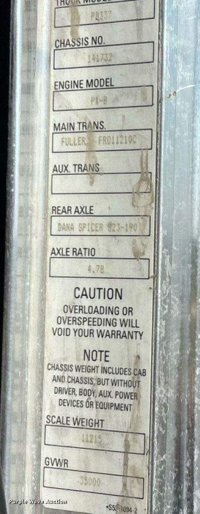 image for item ED2211 2012 Peterbilt 337 semi truck