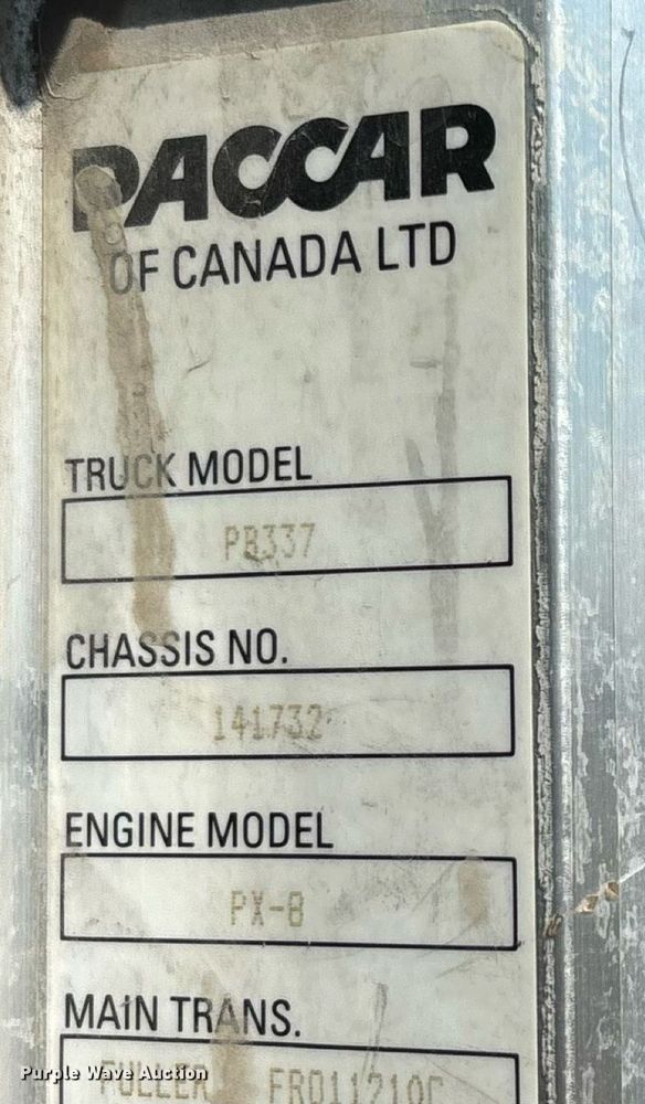 image for item ED2211 2012 Peterbilt 337 semi truck