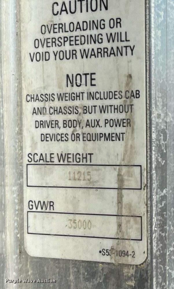 image for item ED2211 2012 Peterbilt 337 semi truck