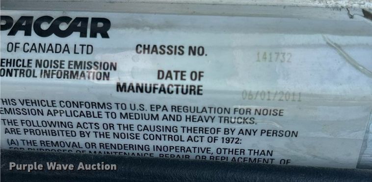 image for item ED2211 2012 Peterbilt 337 semi truck