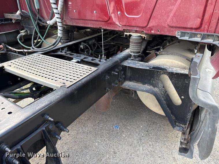 image for item ED5817 2015 International ProStar+ 122 semi truck