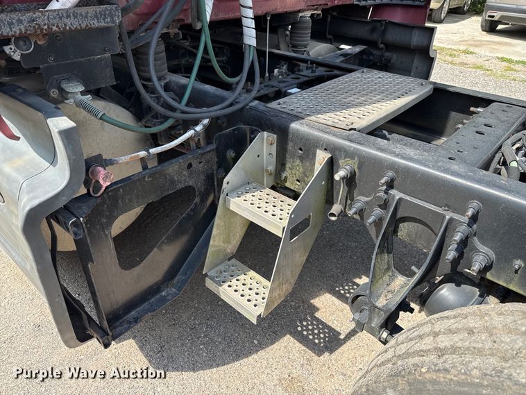 image for item ED5817 2015 International ProStar+ 122 semi truck