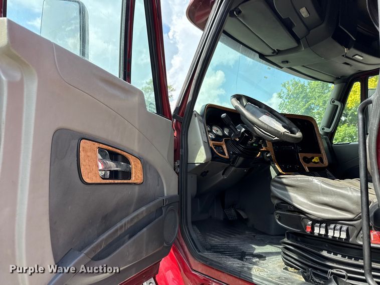 image for item ED5817 2015 International ProStar+ 122 semi truck