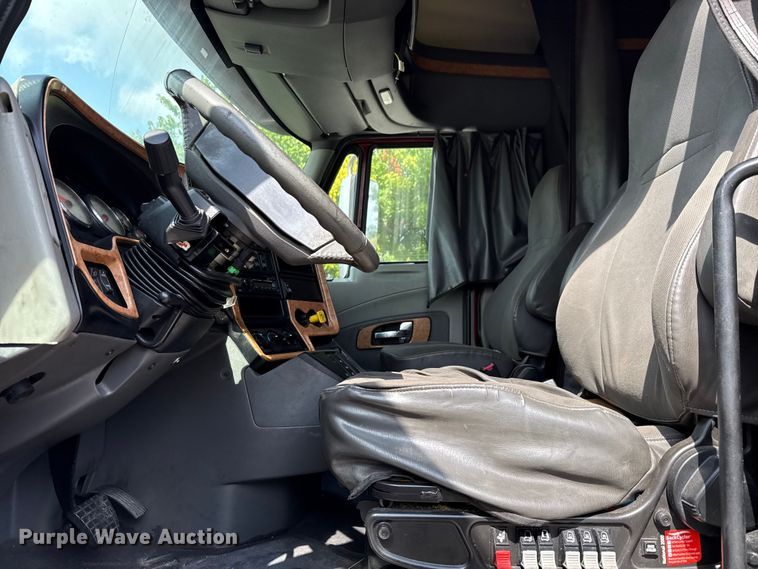 image for item ED5817 2015 International ProStar+ 122 semi truck