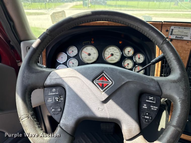 image for item ED5817 2015 International ProStar+ 122 semi truck