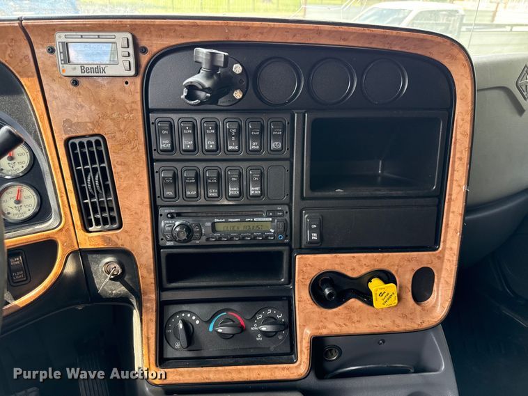 image for item ED5817 2015 International ProStar+ 122 semi truck