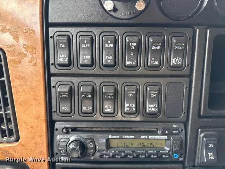 image for item ED5817 2015 International ProStar+ 122 semi truck