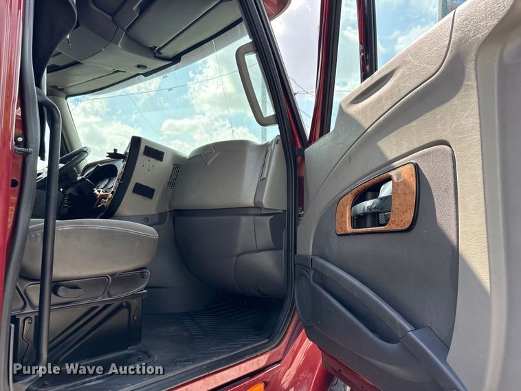 image for item ED5817 2015 International ProStar+ 122 semi truck