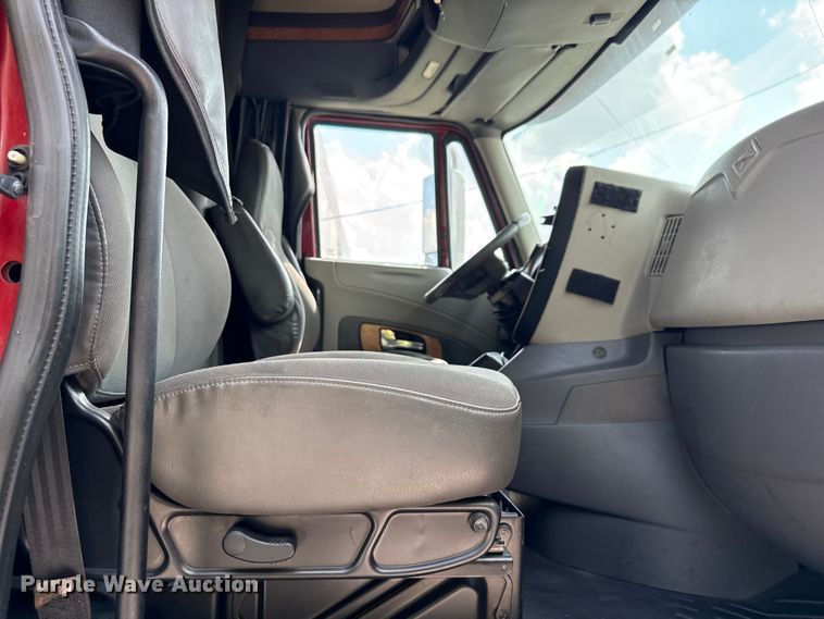 image for item ED5817 2015 International ProStar+ 122 semi truck