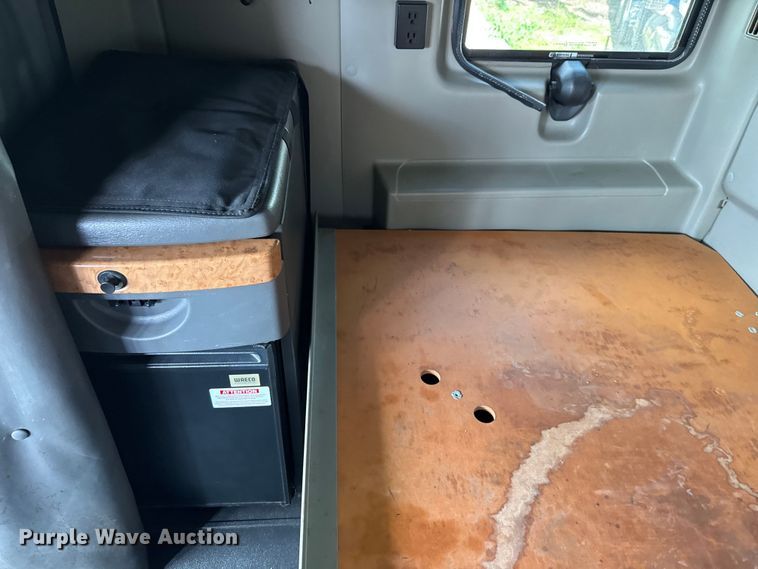 image for item ED5817 2015 International ProStar+ 122 semi truck