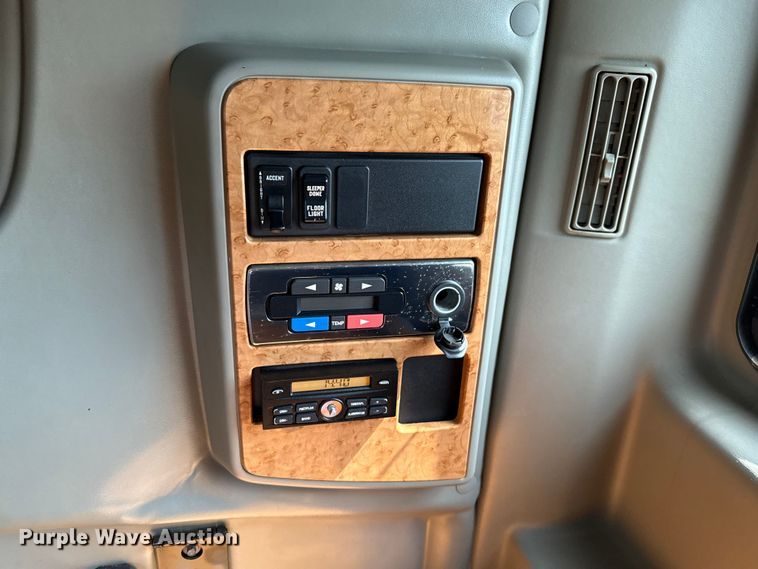 image for item ED5817 2015 International ProStar+ 122 semi truck