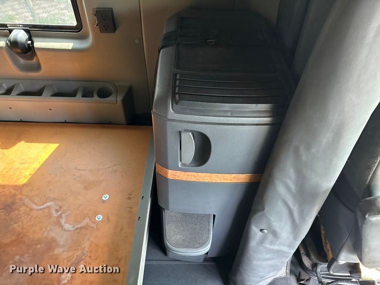 image for item ED5817 2015 International ProStar+ 122 semi truck