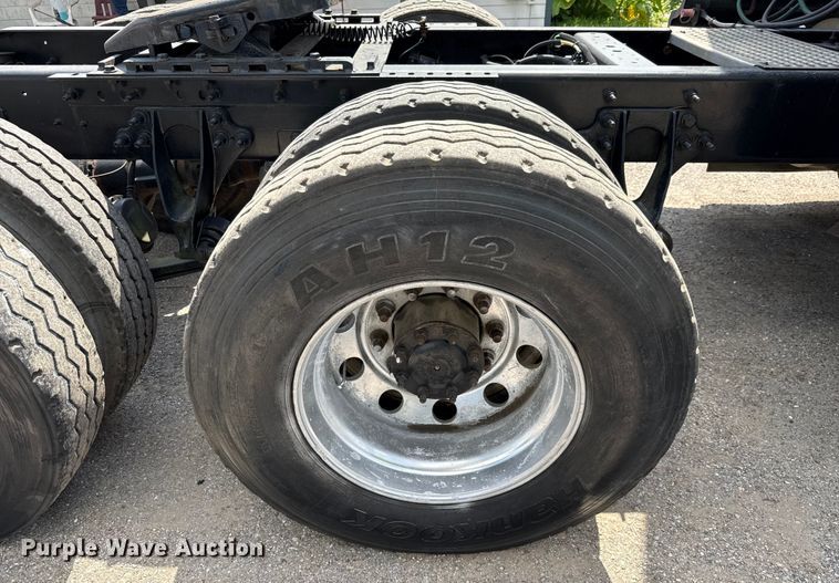 image for item ED5817 2015 International ProStar+ 122 semi truck