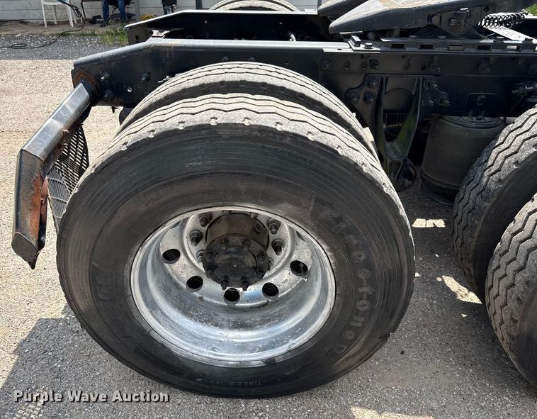 image for item ED5817 2015 International ProStar+ 122 semi truck