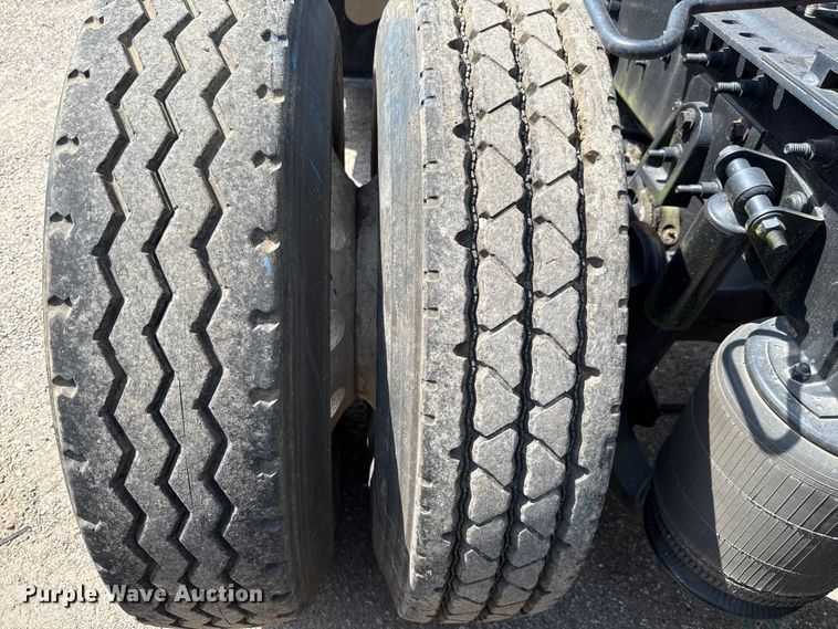 image for item ED5817 2015 International ProStar+ 122 semi truck