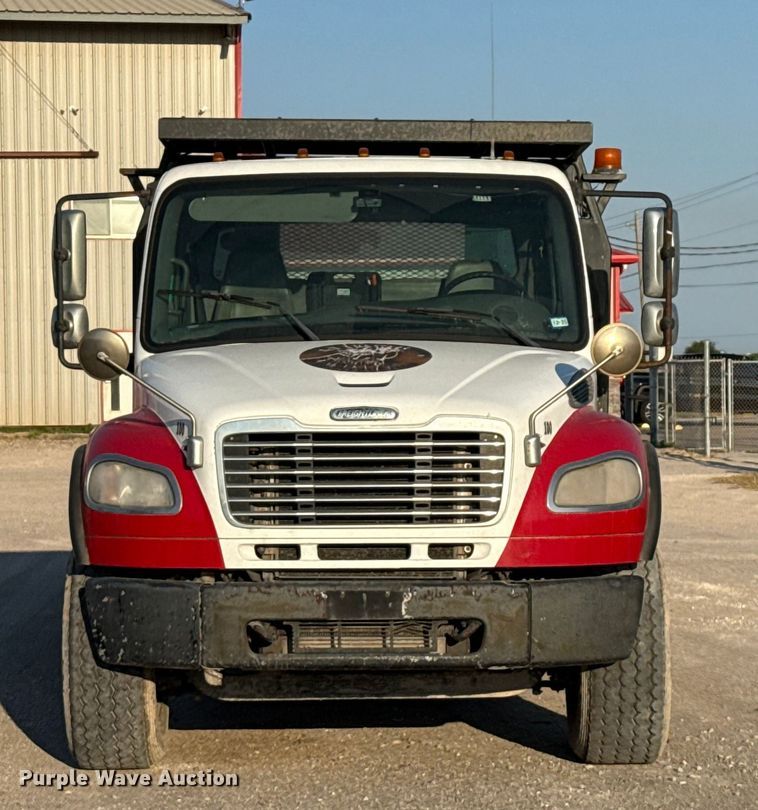 image for item ED5880 2011 Freightliner Business Class M2 rollback truck