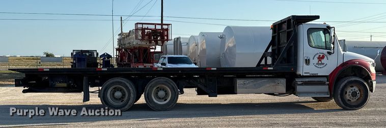 image for item ED5880 2011 Freightliner Business Class M2 rollback truck