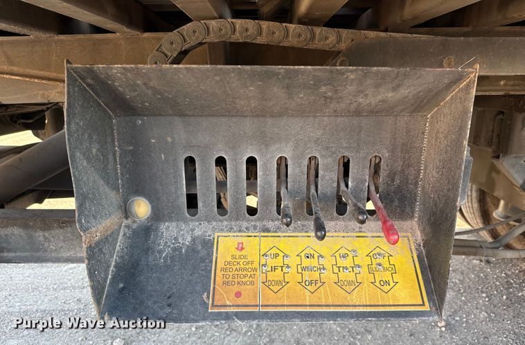 image for item ED5880 2011 Freightliner Business Class M2 rollback truck