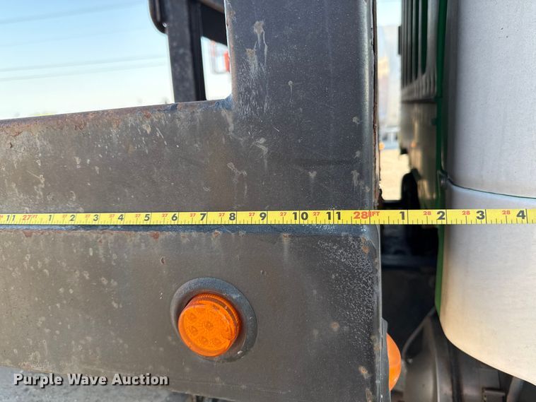 image for item ED5880 2011 Freightliner Business Class M2 rollback truck