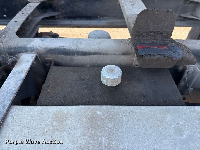 image for item ED5880 2011 Freightliner Business Class M2 rollback truck