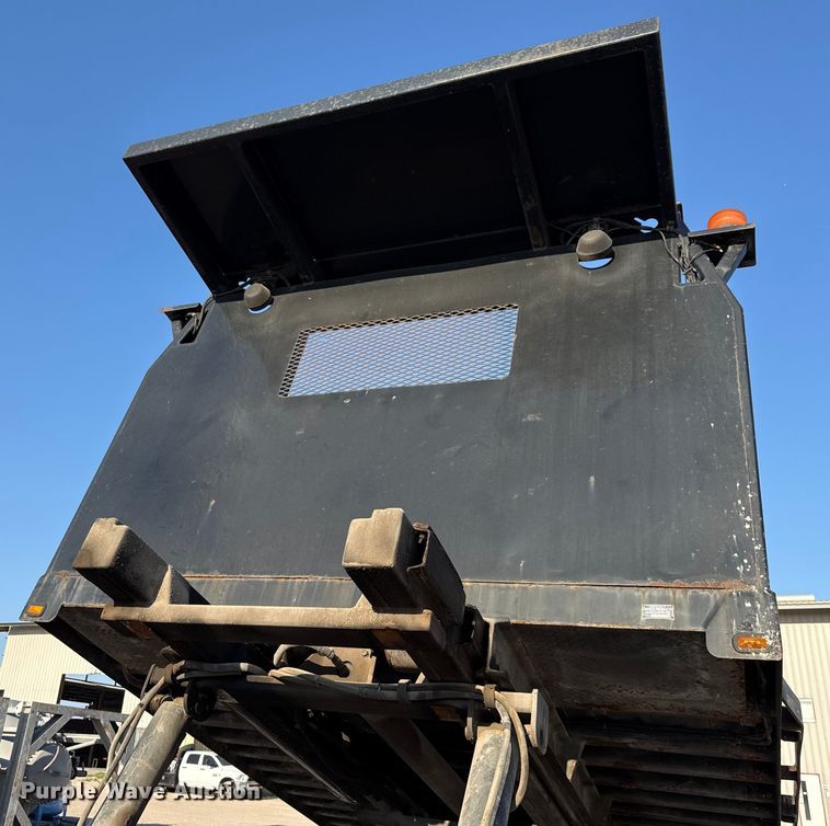 image for item ED5880 2011 Freightliner Business Class M2 rollback truck