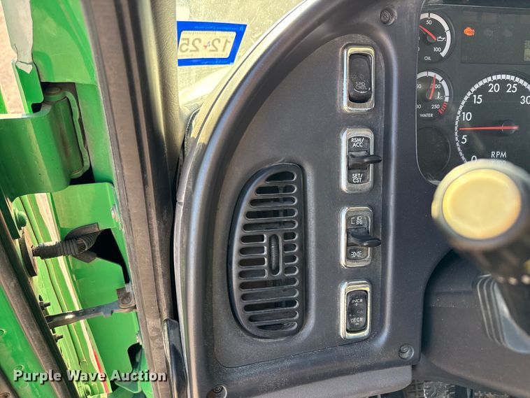 image for item ED5880 2011 Freightliner Business Class M2 rollback truck