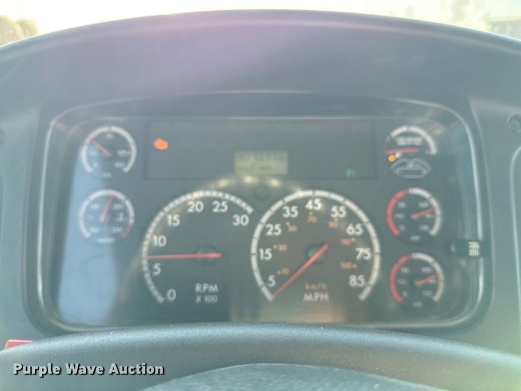 image for item ED5880 2011 Freightliner Business Class M2 rollback truck